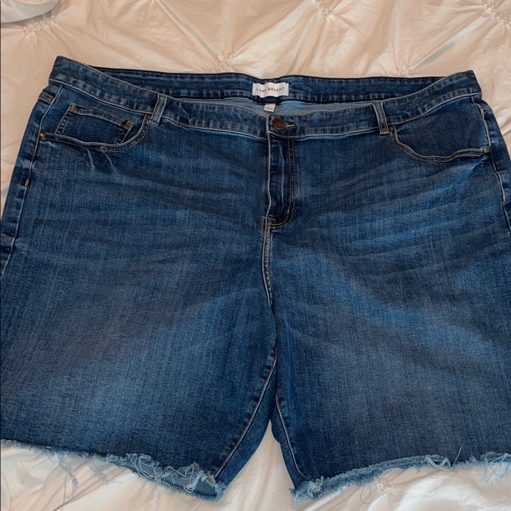 Lane Bryant - women’s size 24 - Flex Magic waistband Jean Shorts- EUC like new!